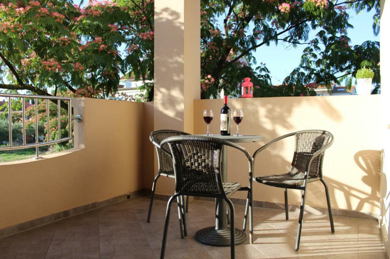 Apartment Lucy Zadar - Free Private Parking Екстериор снимка